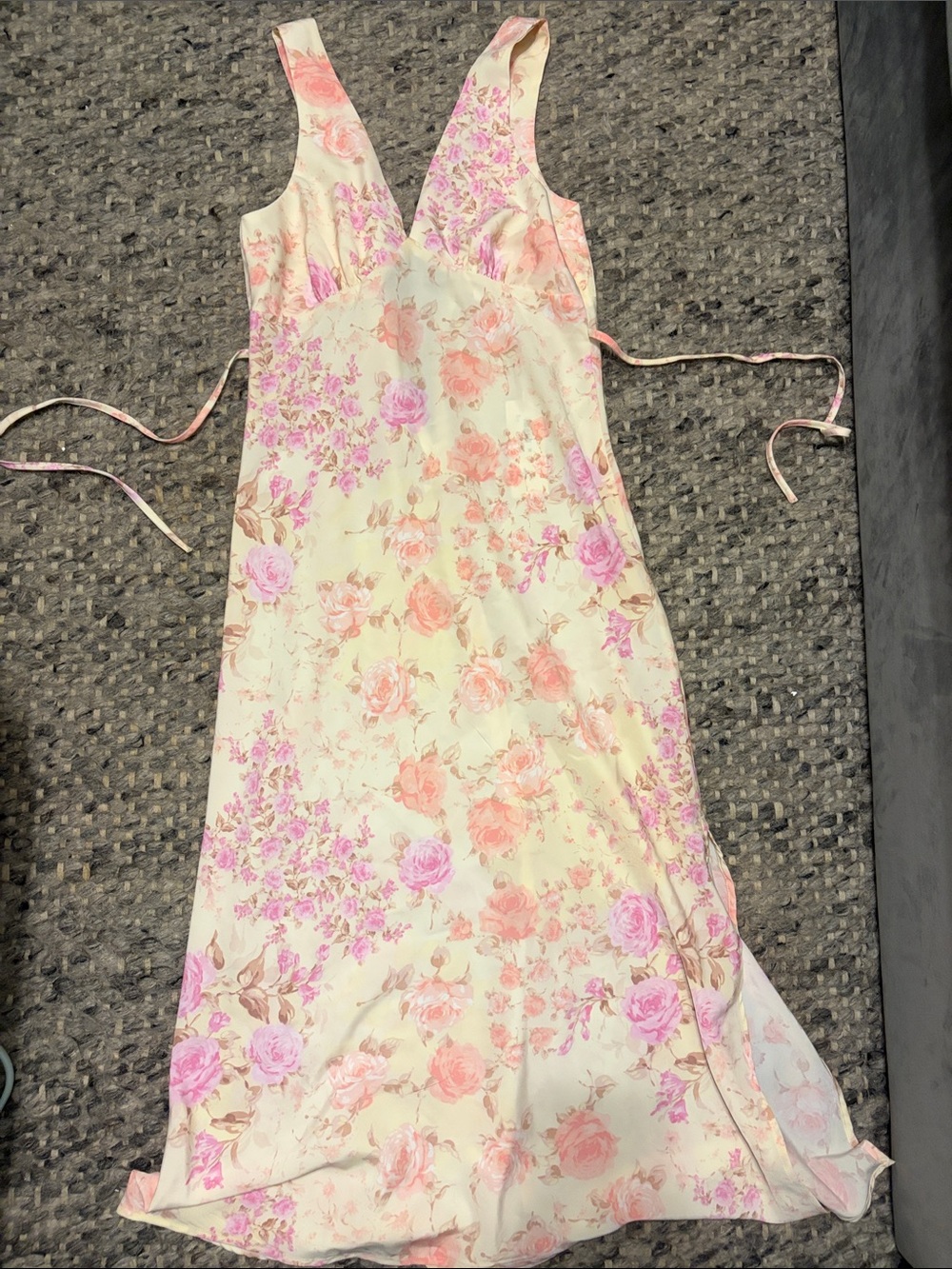 Altered state Floral V-Neck Slip Dress in Cream and Pink